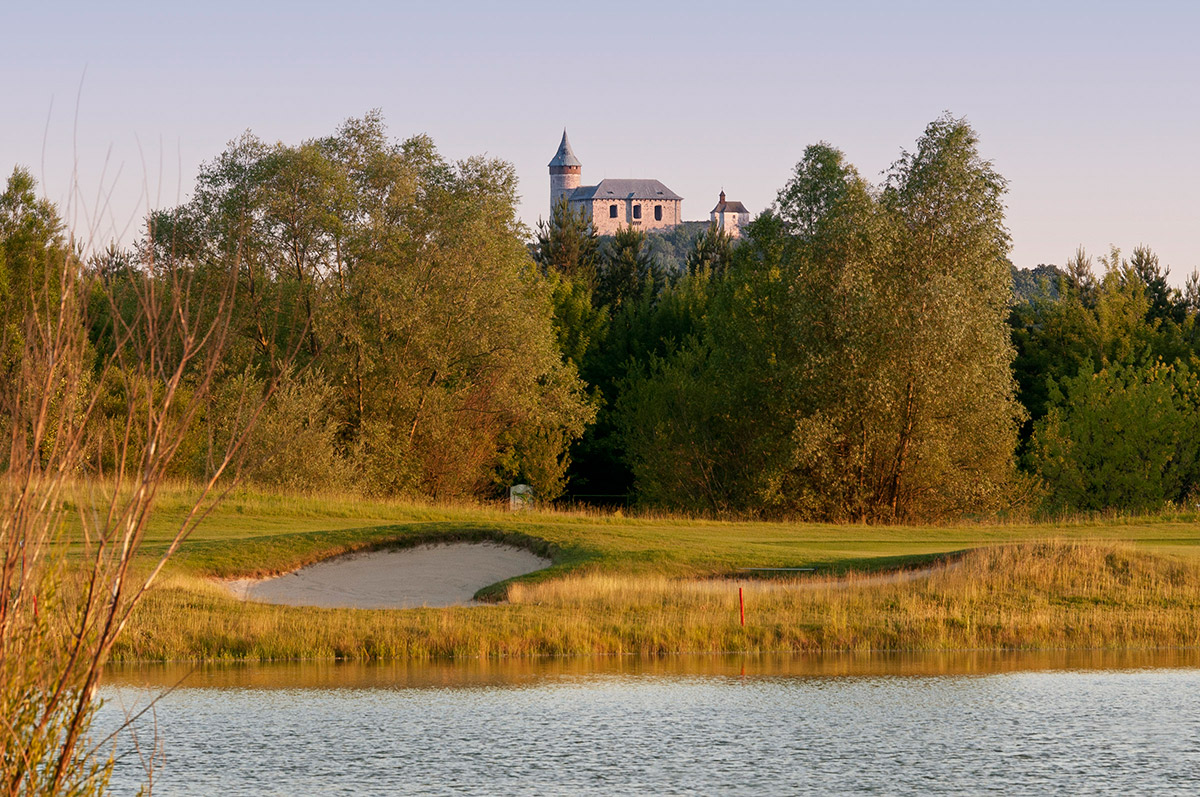 Tip na golf po české republice | Golf & Spa Resort Kunětická hora | dříteč | luxusní golfový resort | best of | relax, byznys, zábava |